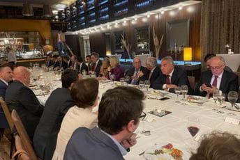 Priština: Đukanović glavni gost na svečanoj večeri u organizaciji londonskog "Ekonomista“ Priština: Đukanović glavni gost na svečanoj večeri u organizaciji londonskog "Ekonomista“