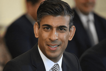 Riši Sunak na meti kritika: Beskućnika pitao - "bavite li se nekim biznisom?" Riši Sunak na meti kritika: Beskućnika pitao - "bavite li se nekim biznisom?"