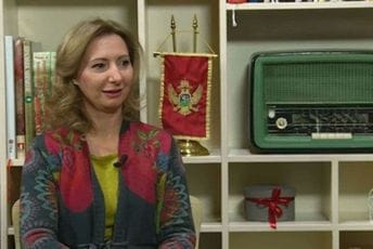 Prosvjetna zajednica traži da plate budu od 900 do 1.110 eura Prosvjetna zajednica traži da plate budu od 900 do 1.110 eura