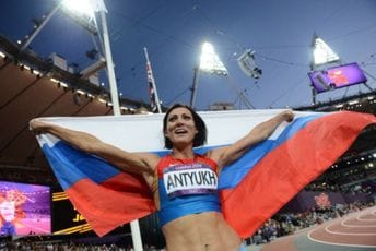 Ruskinji oduzeto olimpijsko zlato i dodijeljeno Amerikanki Ruskinji oduzeto olimpijsko zlato i dodijeljeno Amerikanki