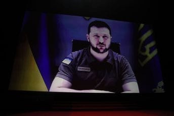 Zelenski na samitu u Zagrebu: Ukrajinska zastava će se vijoriti na Krimu, Rusija ucjenjuje svijet Zelenski na samitu u Zagrebu: Ukrajinska zastava će se vijoriti na Krimu, Rusija ucjenjuje svijet