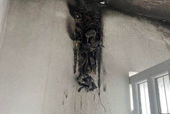 Nikšić: Gorjela porodična kuća u Lukovu, jedna osoba završila u Hitnoj Nikšić: Gorjela porodična kuća u Lukovu, jedna osoba završila u Hitnoj