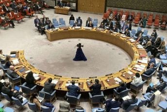 Rusija pred Savjet bezbjednosti UN optužila Ukrajinu da planira da upotrijebi "prljavu bombu" Rusija pred Savjet bezbjednosti UN optužila Ukrajinu da planira da upotrijebi "prljavu bombu"