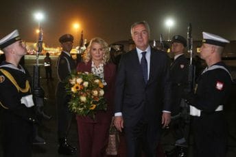 (FOTO/VIDEO) Đukanović stigao u Varšavu