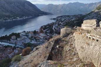 Spašen stranac koji je upao u provaliju na tvrđavi San Đovani Spašen stranac koji je upao u provaliju na tvrđavi San Đovani