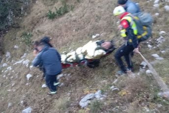 Spašen Žabljačanin: Zadobio povrede nakon što ga je udario bik Spašen Žabljačanin: Zadobio povrede nakon što ga je udario bik