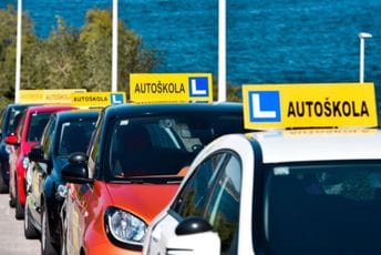 U susret izmjenama pravilnika o radu: U auto-školama nezadovoljni, u Ministarstvu tvrde da je prilagođavanje nužno U susret izmjenama pravilnika o radu: U auto-školama nezadovoljni, u Ministarstvu tvrde da je prilagođavanje nužno