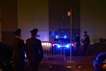 Napadač iz Milana nedavno je izašao iz bolnice, a sinoć je njegov pohod zaustavio bivši igrač Napolija i Bolonje Napadač iz Milana nedavno je izašao iz bolnice, a sinoć je njegov pohod zaustavio bivši igrač Napolija i Bolonje