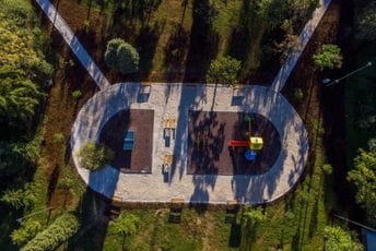 Novi prostor za najmlađe u Ulici Radosava Burića: Za četiri godine Podgorica dobila 57 dječijih igrališta Novi prostor za najmlađe u Ulici Radosava Burića: Za četiri godine Podgorica dobila 57 dječijih igrališta