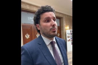 Abazović: Pozdravljam hapšenje Kovačevića, dobro je da se ta saga završila Abazović: Pozdravljam hapšenje Kovačevića, dobro je da se ta saga završila