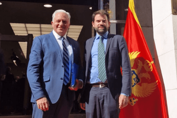 "Lokalni ili državni izbori ne bi trebalo da se održavaju bez potpuno funkcionalnog Ustavnog suda" "Lokalni ili državni izbori ne bi trebalo da se održavaju bez potpuno funkcionalnog Ustavnog suda"