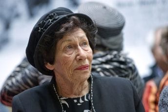 Preminula najbolja prijateljica Ane Frank: Preživjela Holokaust, velika porodica bila njen odgovor Hitleru Preminula najbolja prijateljica Ane Frank: Preživjela Holokaust, velika porodica bila njen odgovor Hitleru