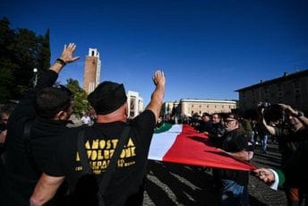 Obilježavaju vijek "marša na Rim": Neofašisti se okupili u Musolinijevom rodnom gradu Obilježavaju vijek "marša na Rim": Neofašisti se okupili u Musolinijevom rodnom gradu