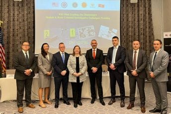 Rajnke, Brđanin i Novović otvorili FBI Mini akademiju za pripadnike policije i predstavnike SDT Rajnke, Brđanin i Novović otvorili FBI Mini akademiju za pripadnike policije i predstavnike SDT