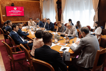 Amandmanima će tražiti da policija, hitna i vatrogasci ne plaćaju putarinu na auto-putu Amandmanima će tražiti da policija, hitna i vatrogasci ne plaćaju putarinu na auto-putu