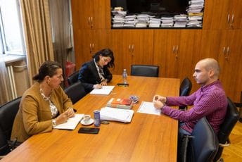 Vujović i Knežević: Pripadnici LGBTIQ zajednice dodatno ugroženi, usljed porasta govora mržnje Vujović i Knežević: Pripadnici LGBTIQ zajednice dodatno ugroženi, usljed porasta govora mržnje