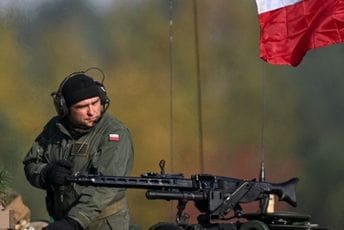 Poljska se naoružava, uveli i vojnu obuku za civile Poljska se naoružava, uveli i vojnu obuku za civile