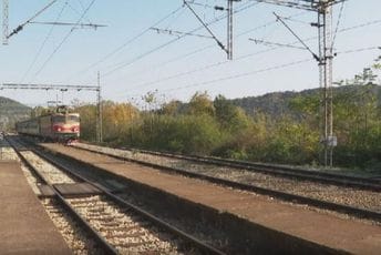 Brzi voz za Bar udario u cistijernu: Povrijeđena jedna osoba Brzi voz za Bar udario u cistijernu: Povrijeđena jedna osoba