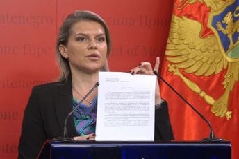 Vuksanović-Stanković: Podnijećemo krivičnu prijavu protiv Đurović zbog zloupotrebe službenog položaja; Striković: Vrijeme da se razmisli o drugim vidovima borbe Vuksanović-Stanković: Podnijećemo krivičnu prijavu protiv Đurović zbog zloupotrebe službenog položaja; Striković: Vrijeme da se razmisli o drugim vidovima borbe