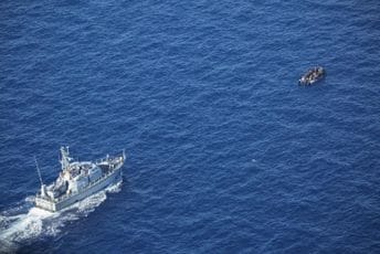 Grčka: Prevrnula se jedrilica i gumeni čamac, stradalo više migranata Grčka: Prevrnula se jedrilica i gumeni čamac, stradalo više migranata