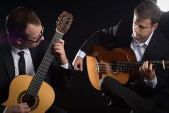 Goran Krivokapić i Danijel Cerović na Međunarodnom festivalu gitare u Budimpešti Goran Krivokapić i Danijel Cerović na Međunarodnom festivalu gitare u Budimpešti