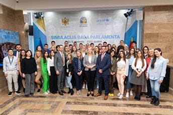 Počela druga Simulacija rada parlamenta za srednjoškolce Počela druga Simulacija rada parlamenta za srednjoškolce