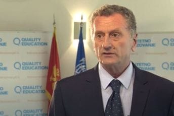 Popović: Vjerske škole dobijaju novac iz budžeta, a nijesu prošle neophodne zakonske procedure Popović: Vjerske škole dobijaju novac iz budžeta, a nijesu prošle neophodne zakonske procedure