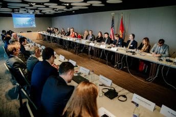 Abazović sa američkim investitorima: Vaše investicije važne za Crnu Goru Abazović sa američkim investitorima: Vaše investicije važne za Crnu Goru