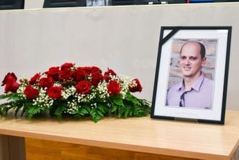 KCCG: Održana komemoracija povodom smrti oftalmologa Nemanje Golubovića KCCG: Održana komemoracija povodom smrti oftalmologa Nemanje Golubovića