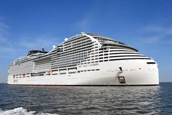 "Plutajuća palata": Partnerke fudbalera Engleske tokom SP na luksuznom kruzeru od milijardu eura "Plutajuća palata": Partnerke fudbalera Engleske tokom SP na luksuznom kruzeru od milijardu eura