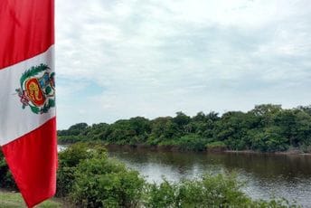 Peru: Grupa starosjedilaca će osloboditi turiste koje su "zadržali" na brodu Peru: Grupa starosjedilaca će osloboditi turiste koje su "zadržali" na brodu