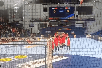 (VIDEO) Pogledajte kako je u punoj ''Morači'' izgledalo intoniranje crnogorske himne (VIDEO) Pogledajte kako je u punoj ''Morači'' izgledalo intoniranje crnogorske himne