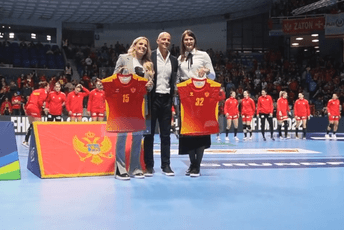 Katarina Bulatović i Andrea Klikovac se oprostile od crnogorskog dresa Katarina Bulatović i Andrea Klikovac se oprostile od crnogorskog dresa