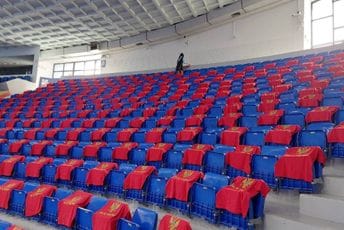 Iznenađenje Bemaksa pred večerašnju utakmicu: "Morača" u crvenoj boji Iznenađenje Bemaksa pred večerašnju utakmicu: "Morača" u crvenoj boji