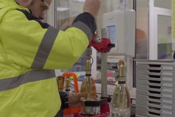 Napravili šampanjac koji se može koristiti u svemiru Napravili šampanjac koji se može koristiti u svemiru