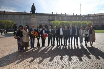 Predstavnici NVO "Dukljani" položili vijenac na grob Jelene Savojske Predstavnici NVO "Dukljani" položili vijenac na grob Jelene Savojske