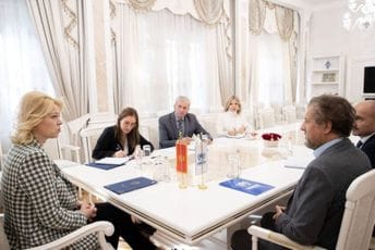 Đurović s Bušardijem: Crna Gora može računati na humanitarnu i materijalnu pomoć UNHCR-a Đurović s Bušardijem: Crna Gora može računati na humanitarnu i materijalnu pomoć UNHCR-a