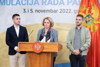 Bošnjak sa studentima: Doradićemo Zakon o visokom obrazovanju, studenti će biti uključeni u izbor rektora Bošnjak sa studentima: Doradićemo Zakon o visokom obrazovanju, studenti će biti uključeni u izbor rektora