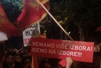 Za samo nedjelju dana: Peticiju za vanredne izbore potpisalo 26.000 građana Za samo nedjelju dana: Peticiju za vanredne izbore potpisalo 26.000 građana