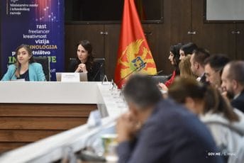 Pametnom specijalizacijom do dugoročnog ekonomskog rasta zasnovanog na znanju i inovacijama Pametnom specijalizacijom do dugoročnog ekonomskog rasta zasnovanog na znanju i inovacijama