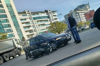 Udes u Podgorici: Oboren motociklista Udes u Podgorici: Oboren motociklista