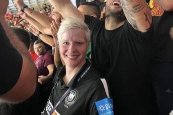 "I Klara je Ultra": Lavice sa tribina bodrila i nekadašnja golmanka Budućnosti "I Klara je Ultra": Lavice sa tribina bodrila i nekadašnja golmanka Budućnosti