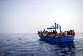 Francuska dozvolila pristajanje broda s migrantima kojem je Italija zabranila iskrcavanje Francuska dozvolila pristajanje broda s migrantima kojem je Italija zabranila iskrcavanje