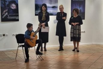 Istinska posvećenost umjetnosti: Pozorišni i filmski plakati Danijele Popović u Bijelom Polju Istinska posvećenost umjetnosti: Pozorišni i filmski plakati Danijele Popović u Bijelom Polju