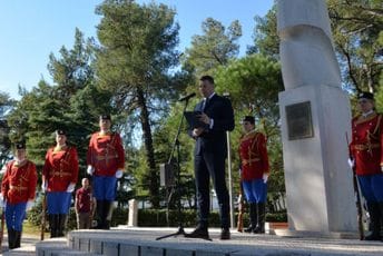 Adžić: Crna Gora posvećena odbrani slobode koju uživamo danas Adžić: Crna Gora posvećena odbrani slobode koju uživamo danas