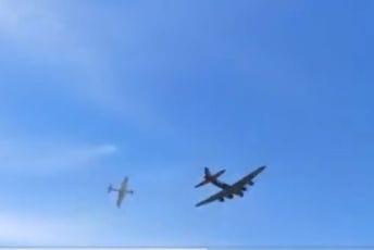 VIDEO: Jeziv sudar dva aviona na aeromitingu u Dalasu VIDEO: Jeziv sudar dva aviona na aeromitingu u Dalasu