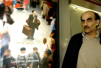 Preminuo Iranac koji je 18 godina živio na aerodromu u Parizu Preminuo Iranac koji je 18 godina živio na aerodromu u Parizu