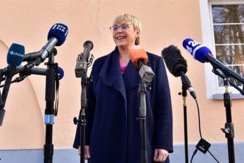 Logar priznao poraz: Nataša Pirc Musar prva žena na čelu Slovenije u istoriji te države Logar priznao poraz: Nataša Pirc Musar prva žena na čelu Slovenije u istoriji te države