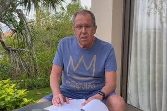 Zašto je majica Lavrova sa snimka Zaharove privukla toliku pažnju Zašto je majica Lavrova sa snimka Zaharove privukla toliku pažnju