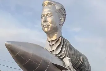 Fanovi Ilona Maska izgradili spomenik u njegovu čast: Uložili 600 hiljada dolara Fanovi Ilona Maska izgradili spomenik u njegovu čast: Uložili 600 hiljada dolara